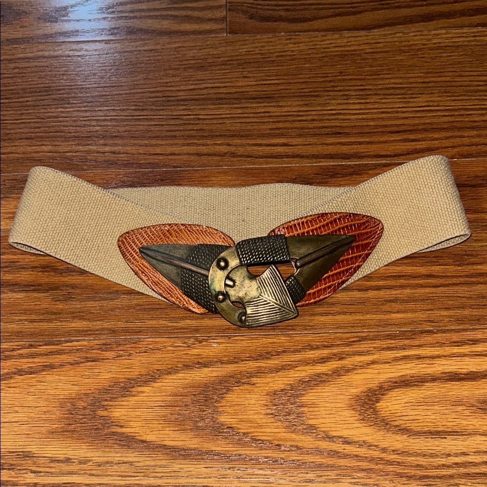 Vintage OMEGA Arrowhead Southwest Gold Metal Buckle Stretch Belt Tan Brown Small